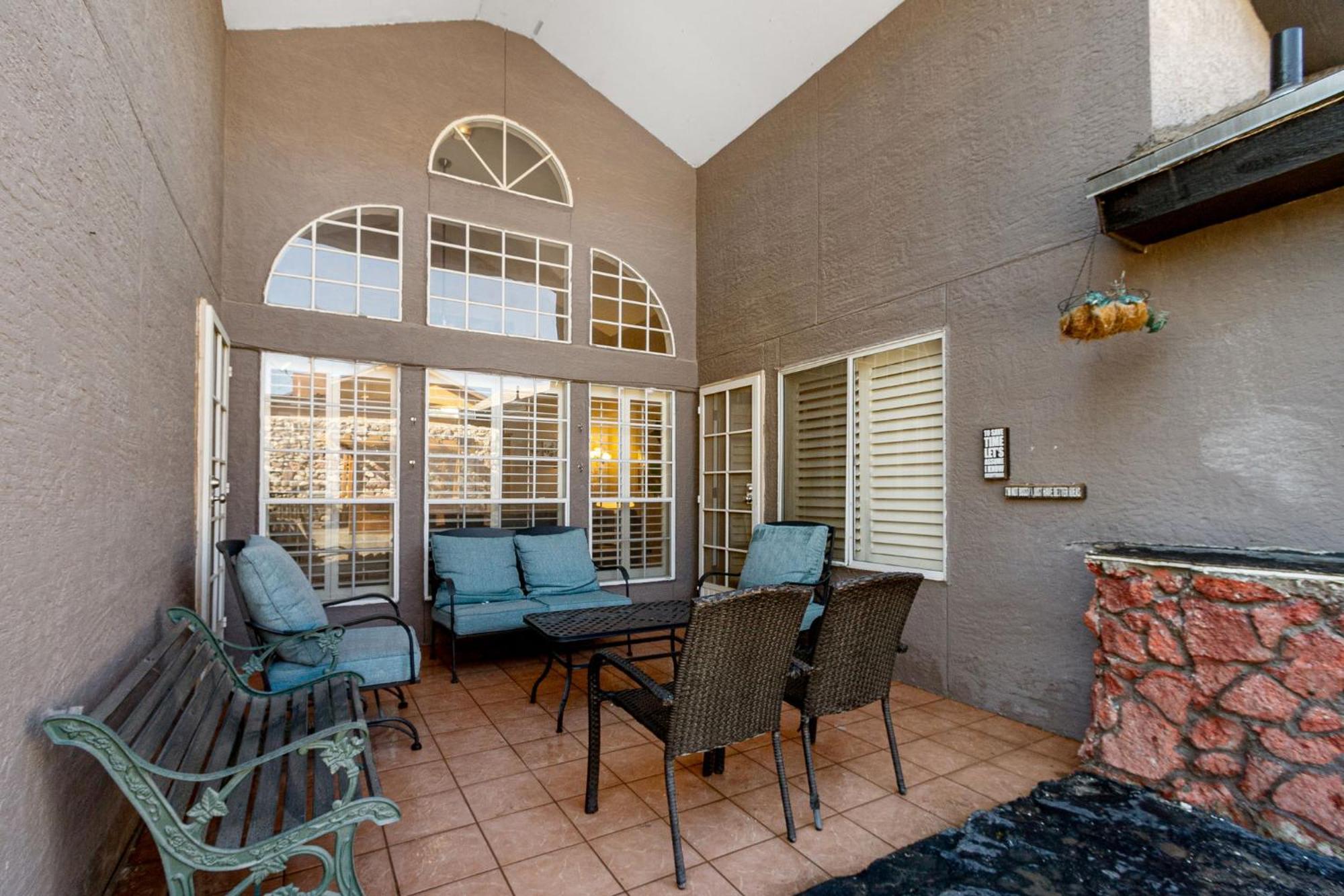 Peaceful West: 4Br Dusk Haven Villa El Paso Eksteriør bilde